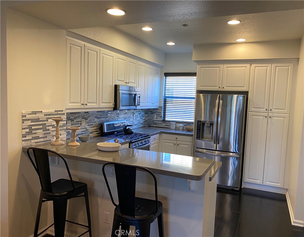 5439 Strand 103