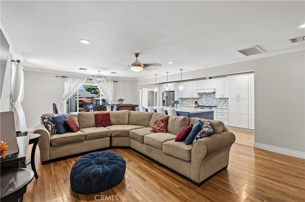 8384 Doris Ave.