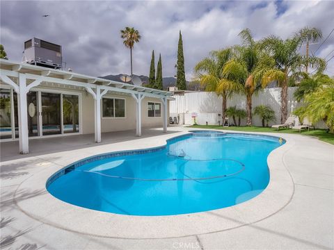 Photo of 13424 Dyer Street, Sylmar, CA 91342 (MLS # BB26111679)