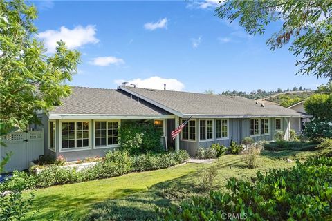 Photo of 27200 Sunnyridge Rd, Palos Verdes Peninsula, CA 90274 (MLS # SB26085543)