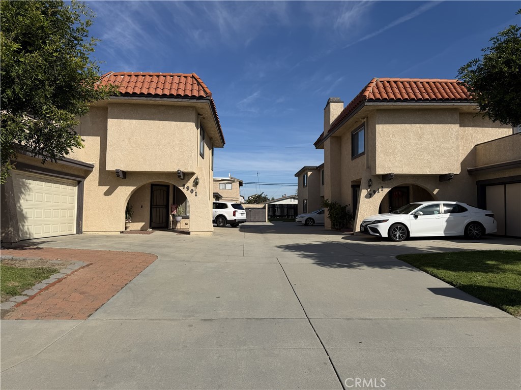 7911 Glencoe Dr 4
