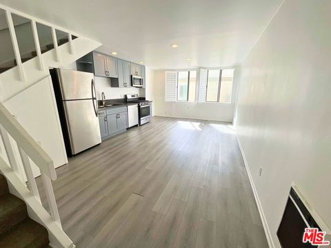 Photo of 14 Mast Street #2, Marina Del Rey, CA 90292 (MLS # 25557177)