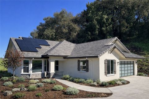 Photo of 12650 Cenegal Road, Atascadero, CA 93422 (MLS # NS26027878)