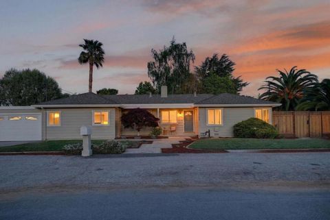 Photo of 2169 Yorkshire Way, Mountain View, CA 94040 (MLS # ML82040343)