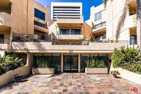 Photo of 1633 S Bentley Avenue #102, Los Angeles, CA 90025 (MLS # 26827695)