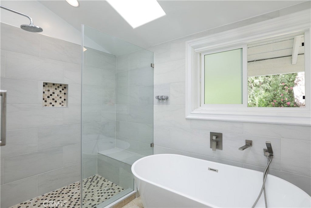 31 Silver Crescent, Irvine CA 92603 - Photo 10