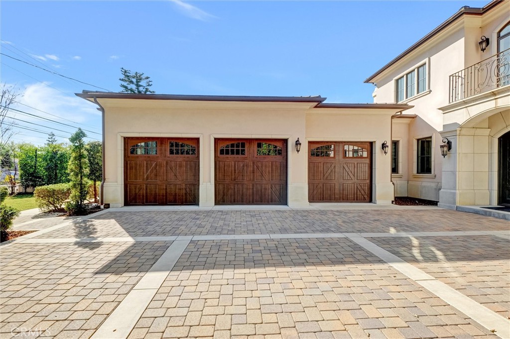 631 W Longden Avenue