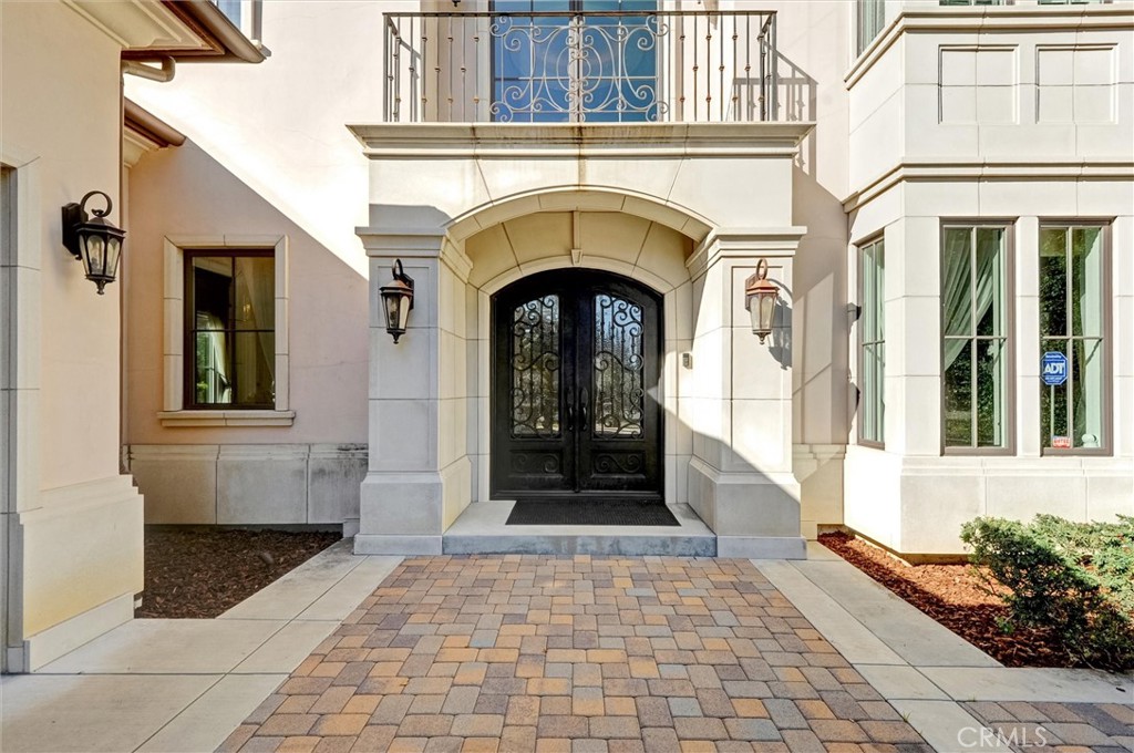 631 W Longden Avenue