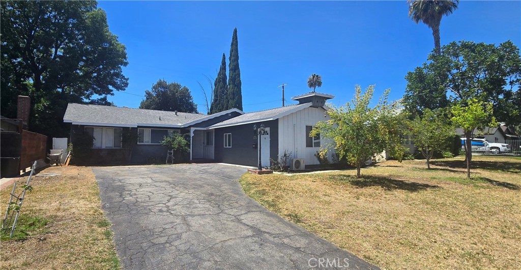 GORGEOUS , REMODELD HOUSE IN GREAT AREA OF GRANADA HILLS ** FEATURING 3 LARGE BEDROOMS AND 2 BATHROOMS ** A BEAUTIFULLY UPDATED HOUSE WITH RECESSED LIGHTS AND LAMINATE FLOORS, FRESH PAINT ALL OVER ,A LARGE AND SERENE BACKYARD WHICH BRINGS MORE NATURAL LIGHTS TO THE HOUSE. ** YOU WILL ENJOY THE SPACIOUS MASTER BEDROOM WITH EN-SUIT BATHROOM AND TILED STALL SHOWER ** THE SECONDARY BEDROOMS ARE BOTH LARGE AND BRIGHT AND PPERFECTED WITH FRESHLY PAINT, RECESSED LIGHTS, LAMINATE FLOOR ** REMODELD FULL BATHROOM IN HALLWAY WITH TILED SHOWER AND RECESSED LIGHTS ** REMODELED KITCHEN WITH GRANIT COUNTER TOPS ,FRIDGE,STOVE AND WASHER/DRYER, ** SPACIOUS LIVING ROOM,WITH A COZY STONE FIREPLACE ,FACING THE LARGE,LOVELY PRIVATE BACKYARD OFFERS TONS OF NATURAL LIGHTS ,GREAT FOR ENTERTAINING AND FAMILY TIME ** THIS IS GREAT HOUSE TO LIVE AND ENJOY , EASY ACCESS TO 118 AND 405 FREEWAY , CSUN, HIGH RATED SCHOOLS, TRADER'S JO, LOCAL SHOPPING CENTERS,MOVIE THEATRE AND RESTRAURANTS. ** Garage not included**