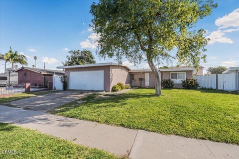 Photo of 1820 Claremont Drive, Oxnard, CA 93035 (MLS # V1-34577)