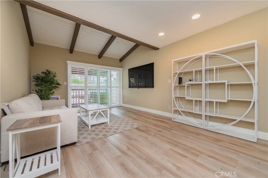 1000 W Macarthur Boulevard 13