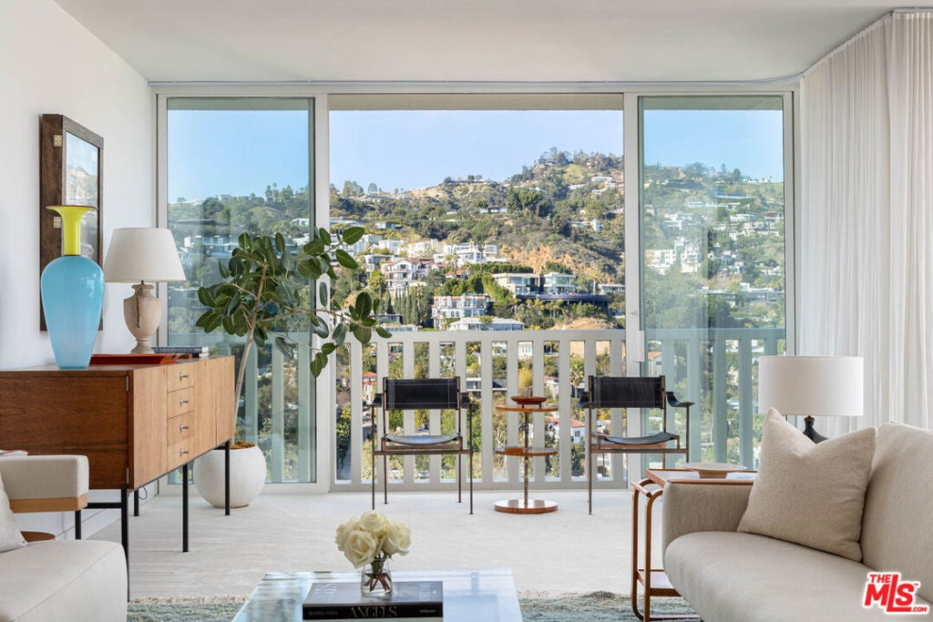9255 Doheny Road 2305