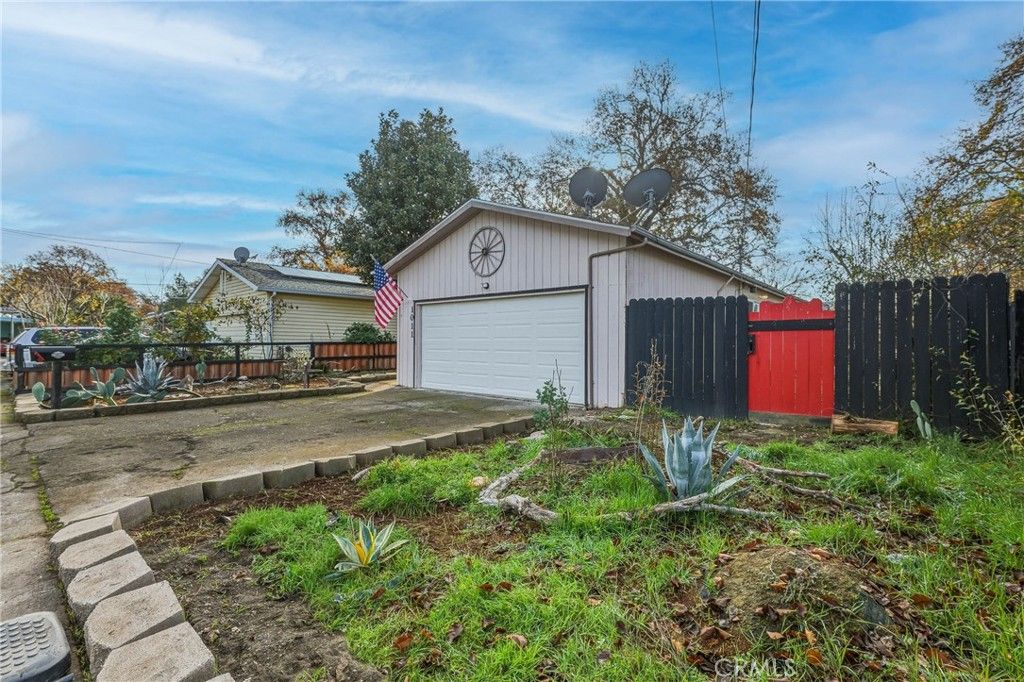 Photo of 1011 2nd St, Lakeport, CA 95453 (MLS # LC25278675)