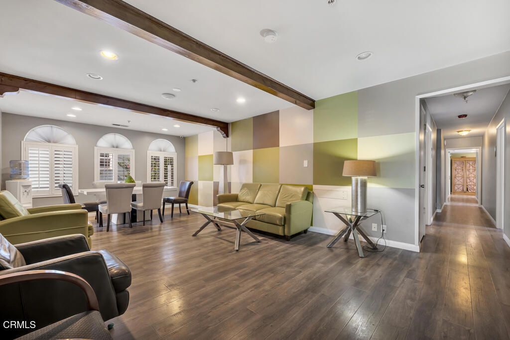 Photo of 15743 Covello Street, Lake Balboa, CA 91406 (MLS # P1-24850)