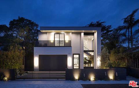 Photo of 3711 May Street, Los Angeles, CA 90066 (MLS # 26831377)