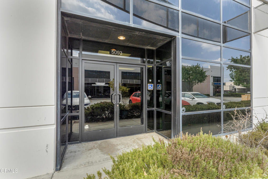 5093 Walnut Grove Avenue