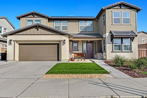 Photo of 2505 Mulholland Dr Dr, Lathrop, CA 95330 (MLS # 41121163)