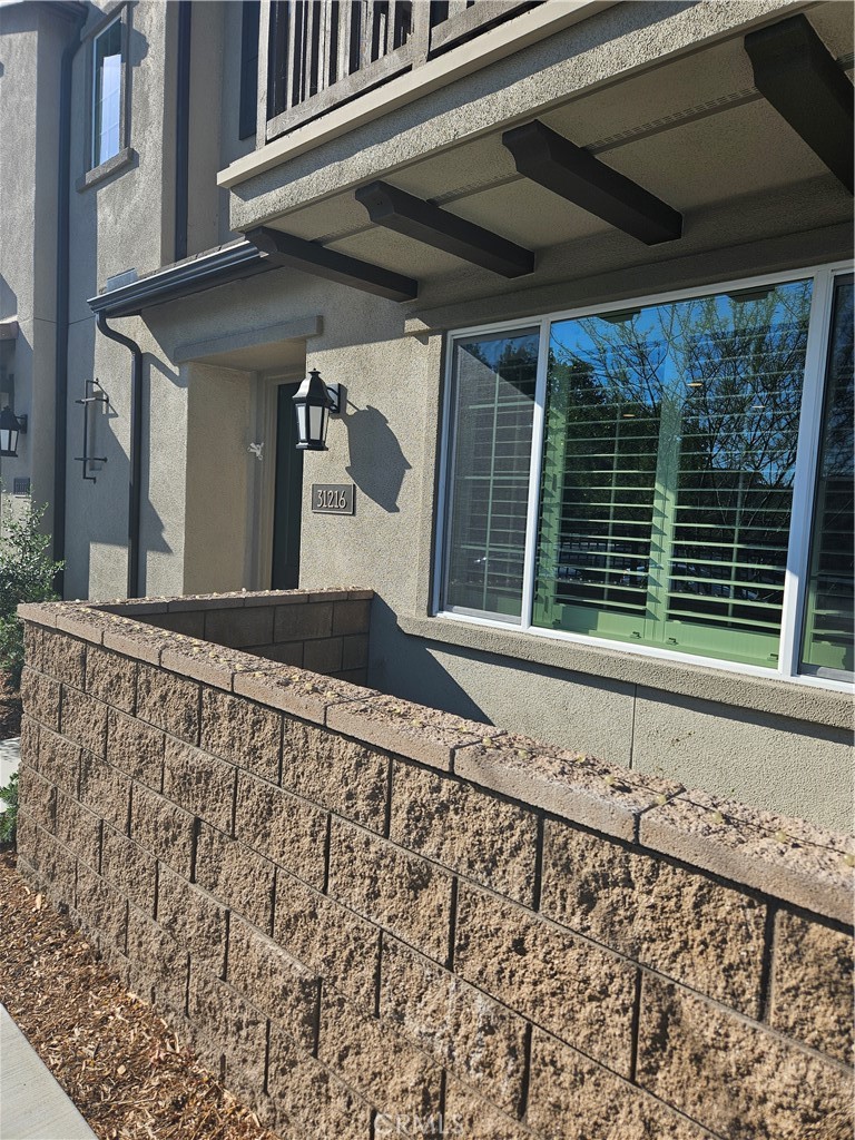 Don’t miss this one – it won’t last long! Step into this stunning 3-bedroom, 2.5-bath condo in a highly sought-after gated community in Temecula, CA. With a modern open-concept design, granite countertops, and vinyl flooring throughout, this home blends style and functionality perfectly.
Upstairs, you’ll find all three bedrooms, two full bathrooms, and a spacious loft ideal for a home office, playroom, or media area. The primary suite features a private balcony with beautiful neighborhood views, while two bedrooms include ceiling fans for extra comfort. A convenient half-bath is located downstairs for guests. This rental is move-in ready with a washer, dryer, and refrigerator included. Additional highlights include:
Paid-off solar system for lower energy costs, attached garage for parking and storage, HOA and trash included in rent (water and electricity separate),
Access to a community pool and gated amenities. This gorgeous Temecula condo has everything you need — schedule your showing today before it’s gone!