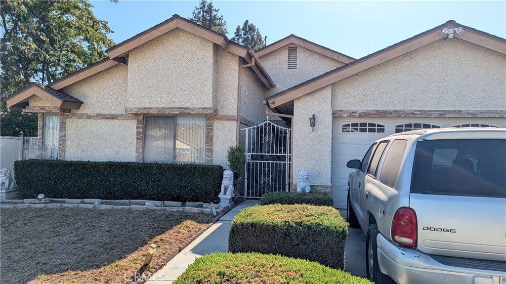 1122 Reggio Place