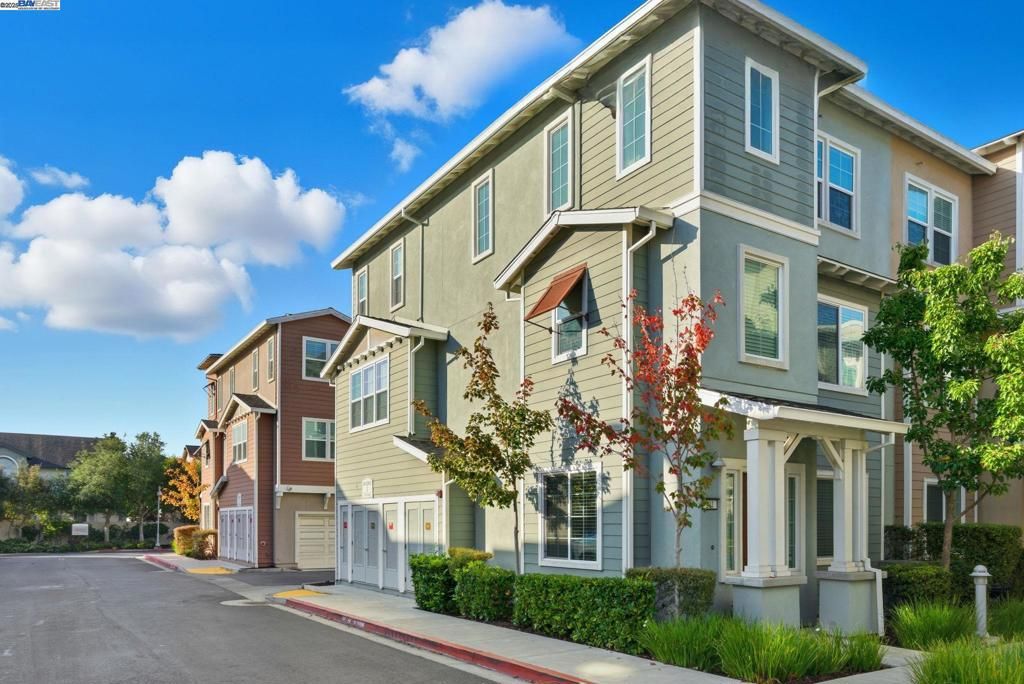 Photo of 201 Jetty Dr, Richmond, CA 94804 (MLS # 41115177)