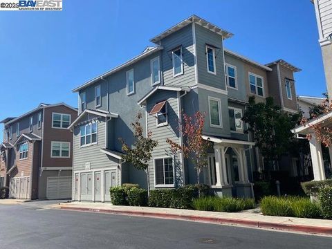 Photo of 201 Jetty Dr, Richmond, CA 94804 (MLS # 41115177)