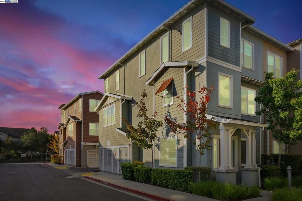 Photo of 201 Jetty Dr, Richmond, CA 94804 (MLS # 41115177)