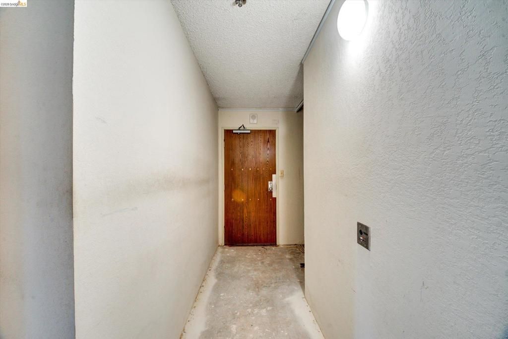 Photo of 555 Pierce St St #520, Albany, CA 94706 (MLS # 41131094)