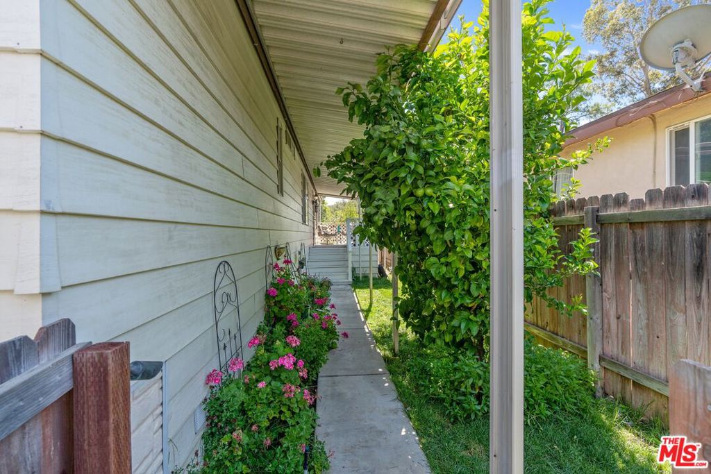 23777 Mulholland Highway 190