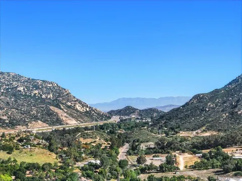 5461 Rainbow Creek Rd, Fallbrook, CA 92028 - MLS#: 260007159SD