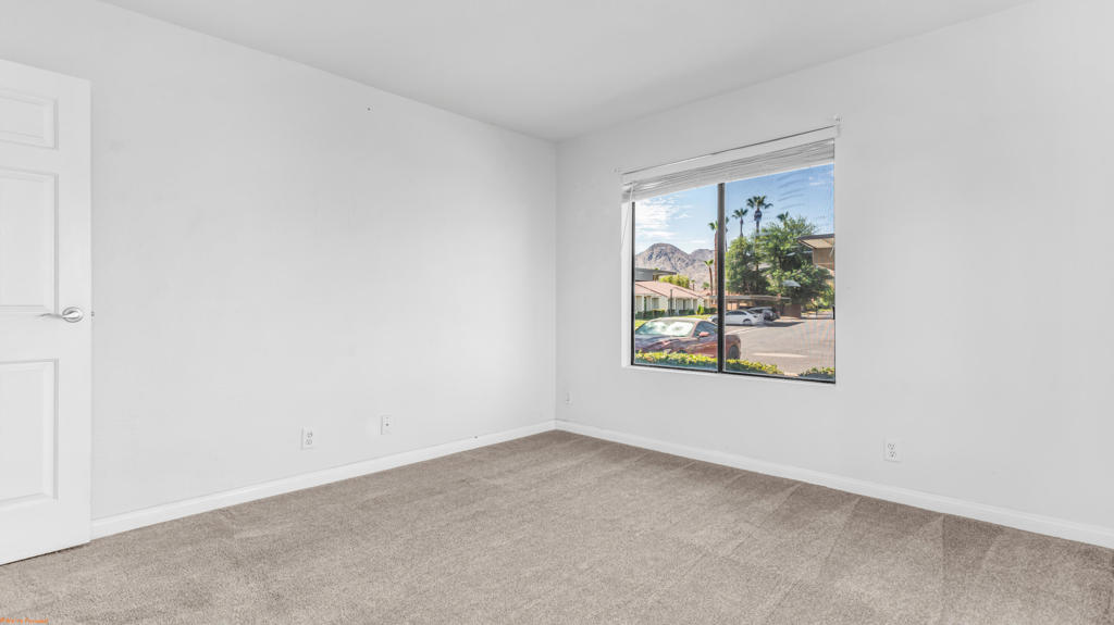 Palm Lakes - Residential