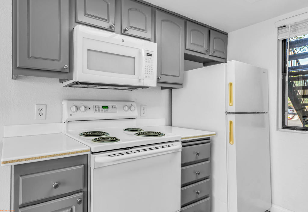 Palm Lakes - Residential