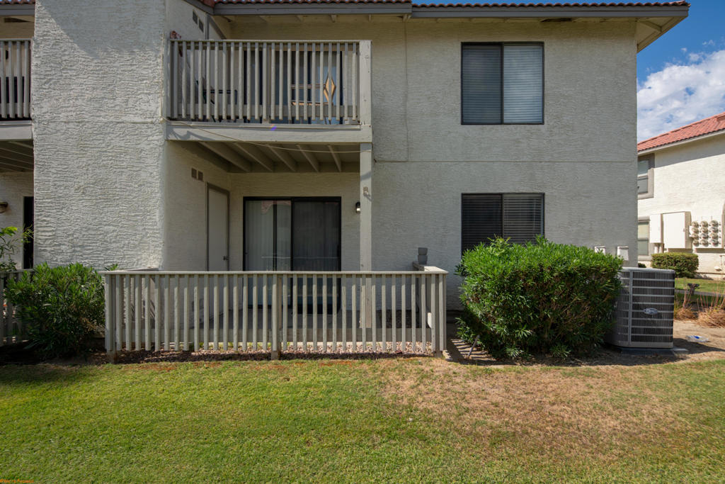 Palm Lakes - Residential