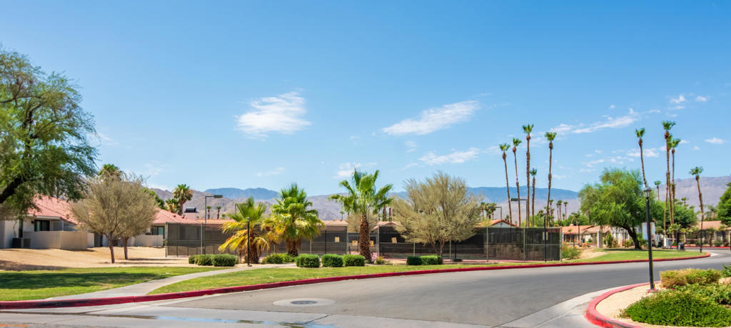 Palm Lakes - Residential