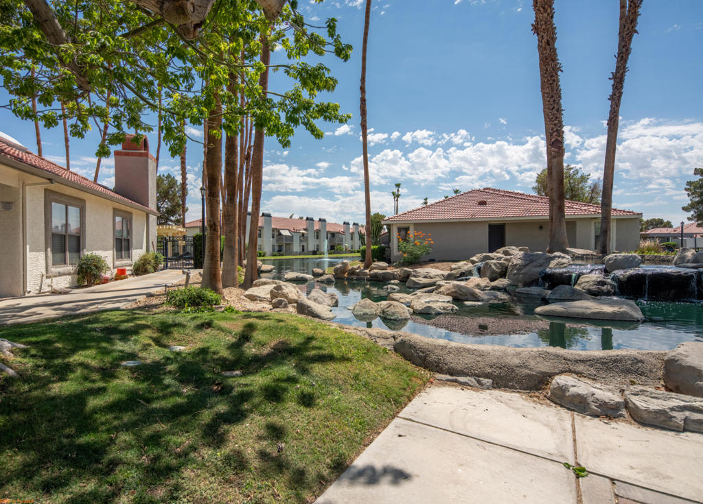 Palm Lakes - Residential