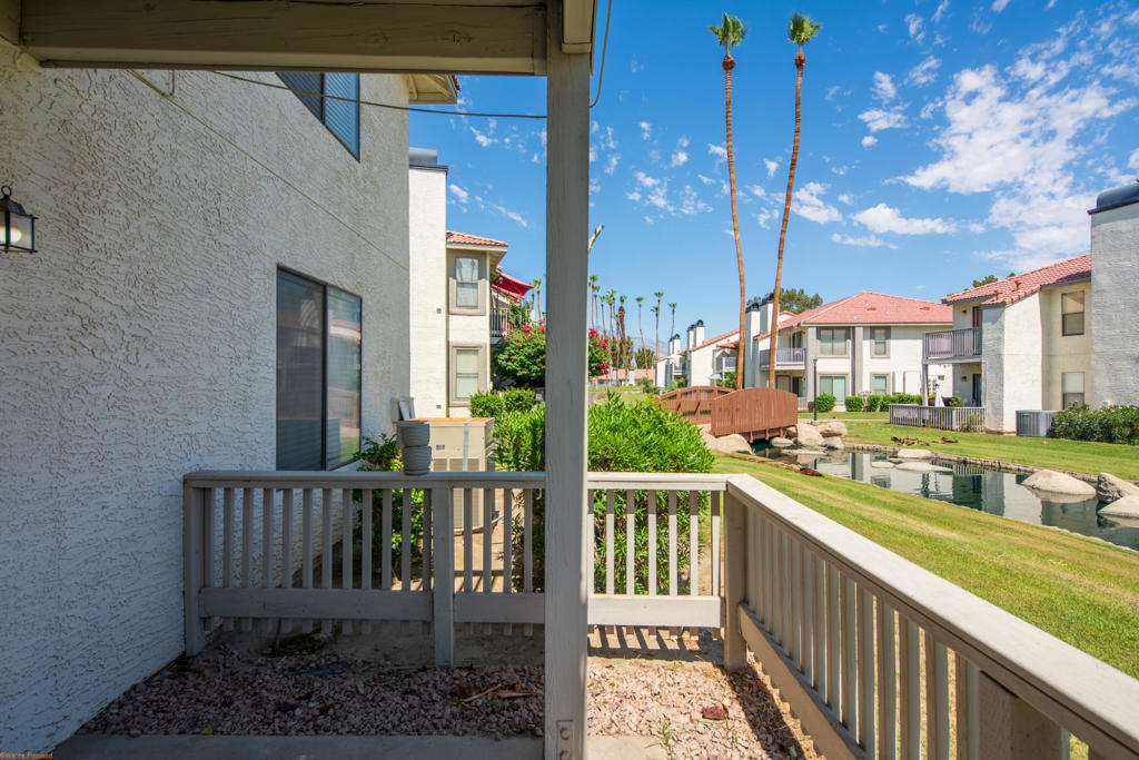 Palm Lakes - Residential