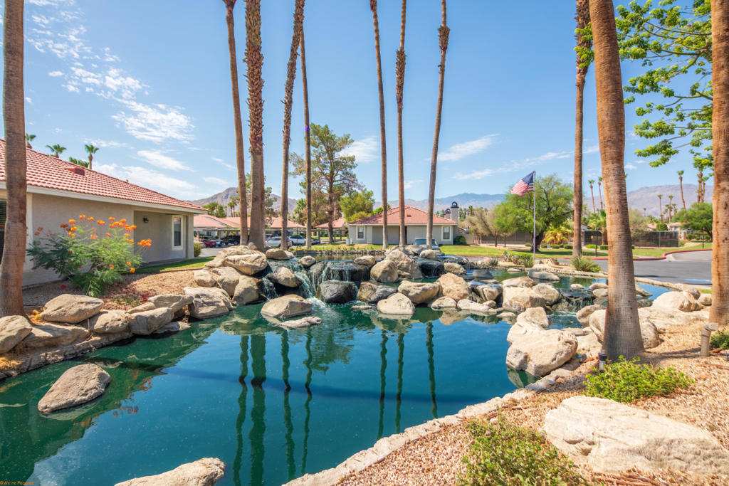 Palm Lakes - Residential