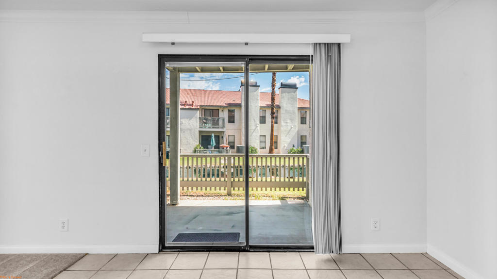 Palm Lakes - Residential