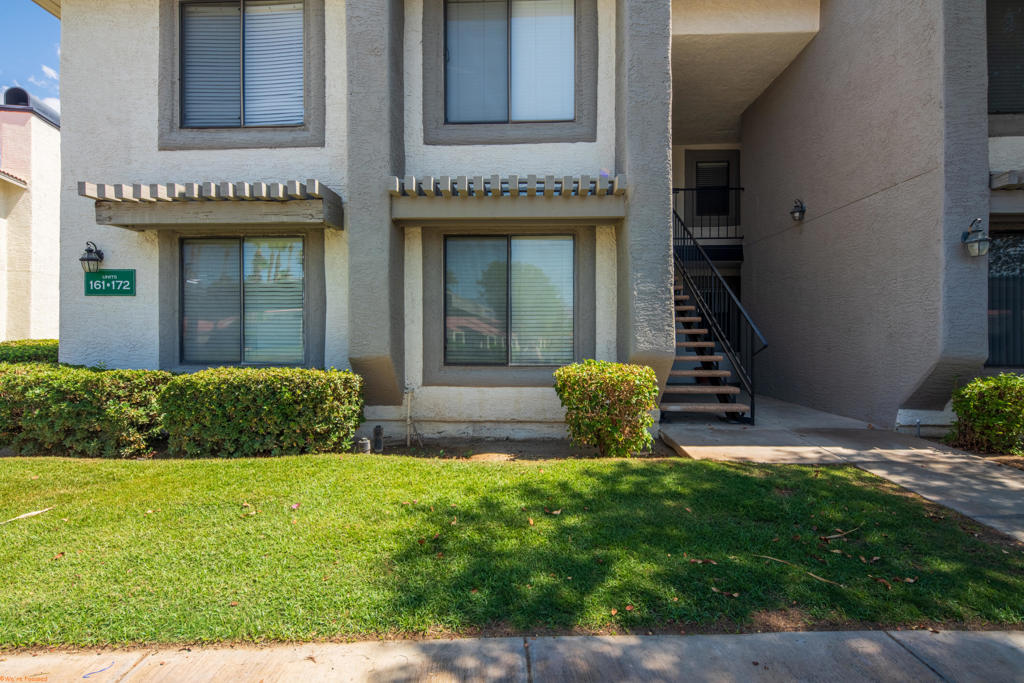 Palm Lakes - Residential