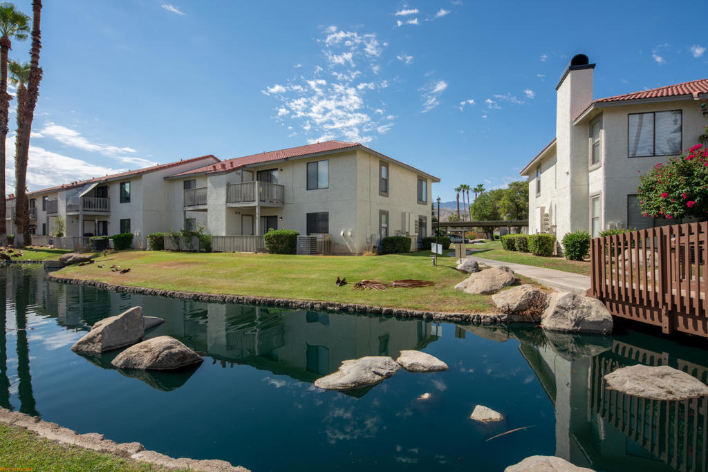 Palm Lakes - Residential