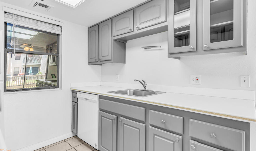 Palm Lakes - Residential