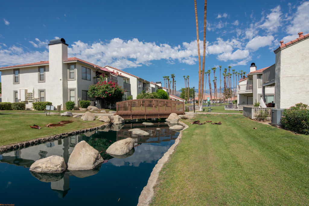 Palm Lakes - Residential