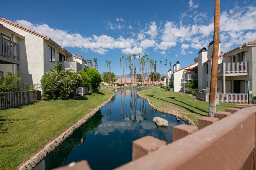 Palm Lakes - Residential