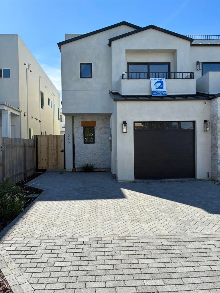 245 Dahlia Avenue