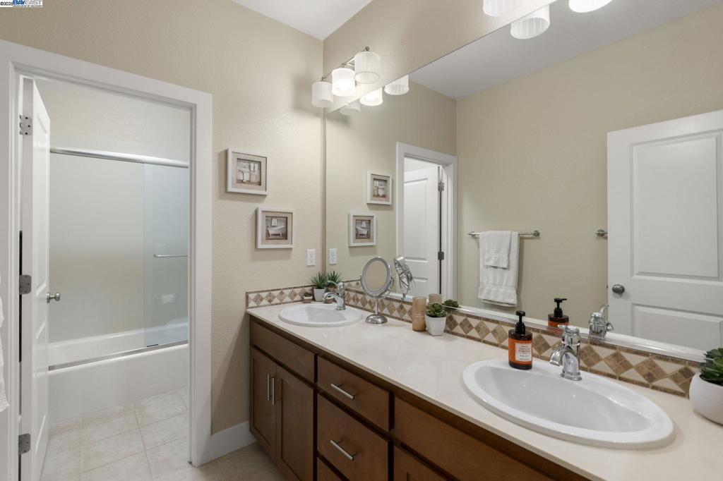 DUNSMUIR - Residential