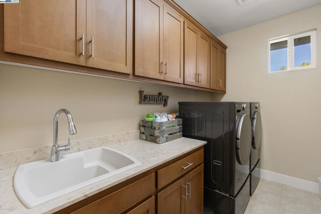 DUNSMUIR - Residential