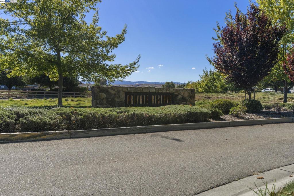 DUNSMUIR - Residential