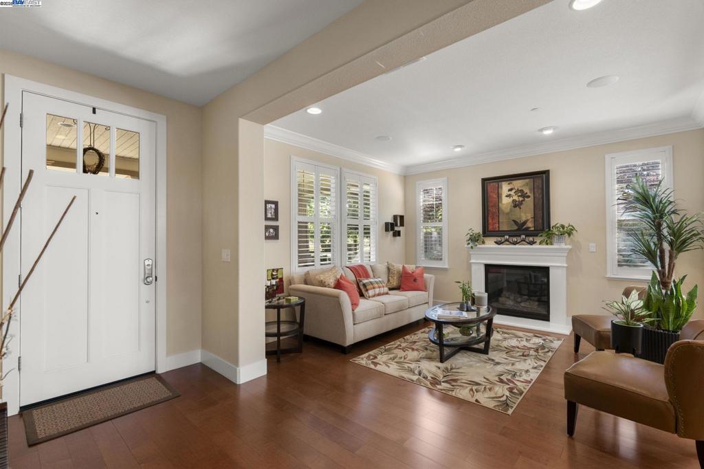 DUNSMUIR - Residential