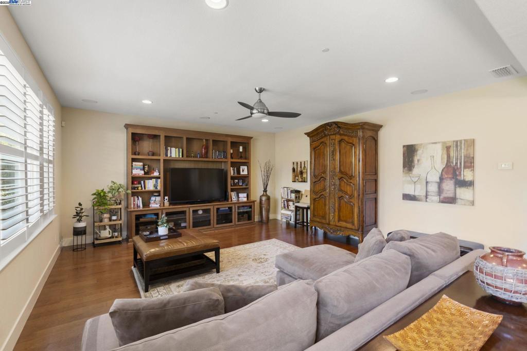 DUNSMUIR - Residential