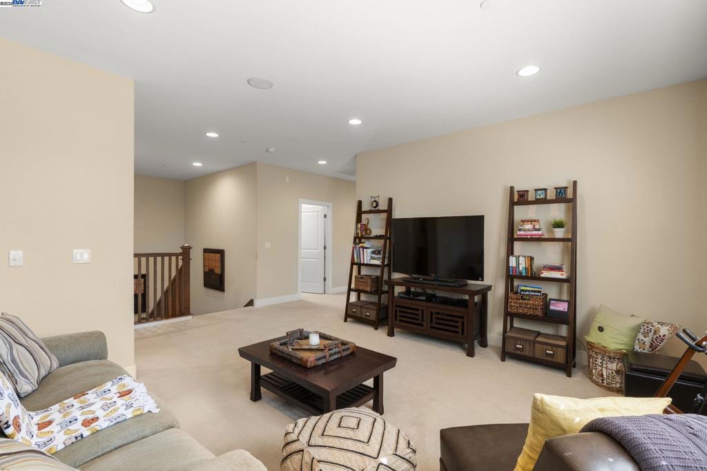 DUNSMUIR - Residential