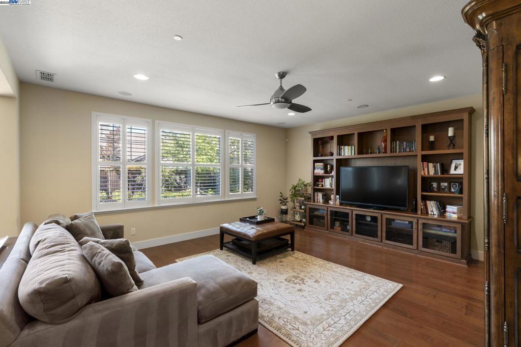 DUNSMUIR - Residential